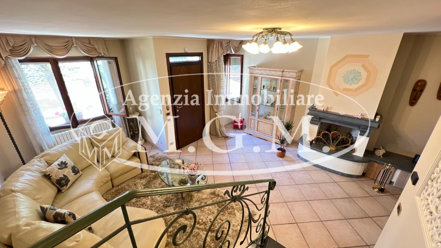 Immagine 12 di Villetta a schiera in vendita  a Santa Maria A Monte