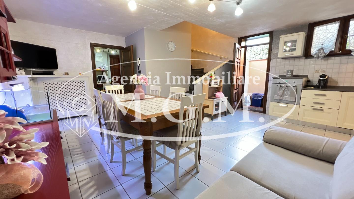 Immagine 37 di Villetta a schiera in vendita  a Santa Maria A Monte