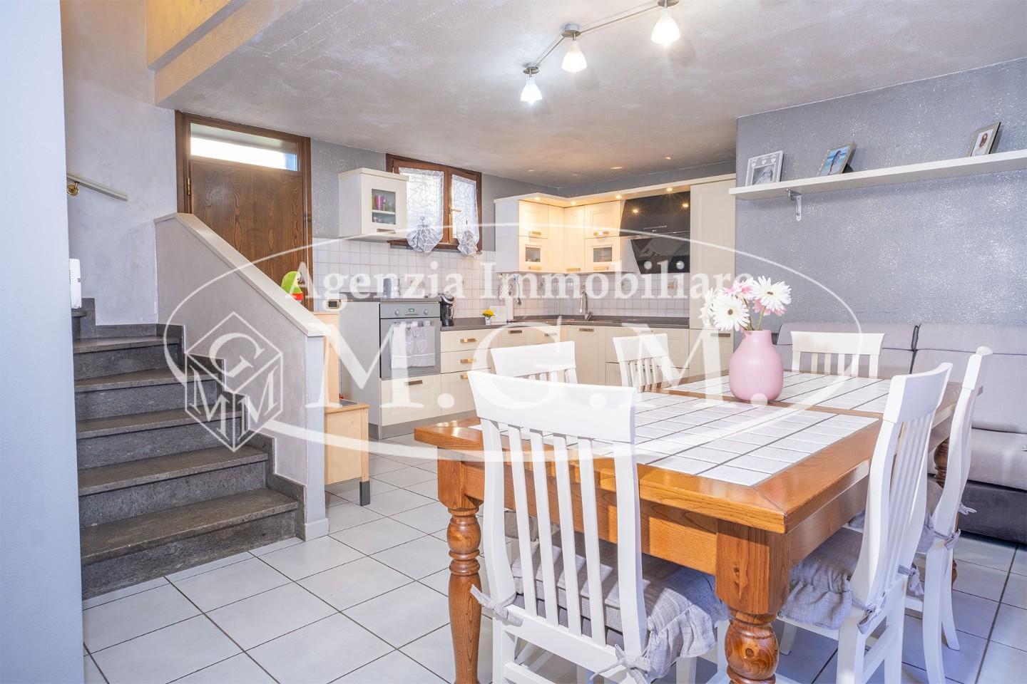 Immagine 36 di Villetta a schiera in vendita  a Santa Maria A Monte