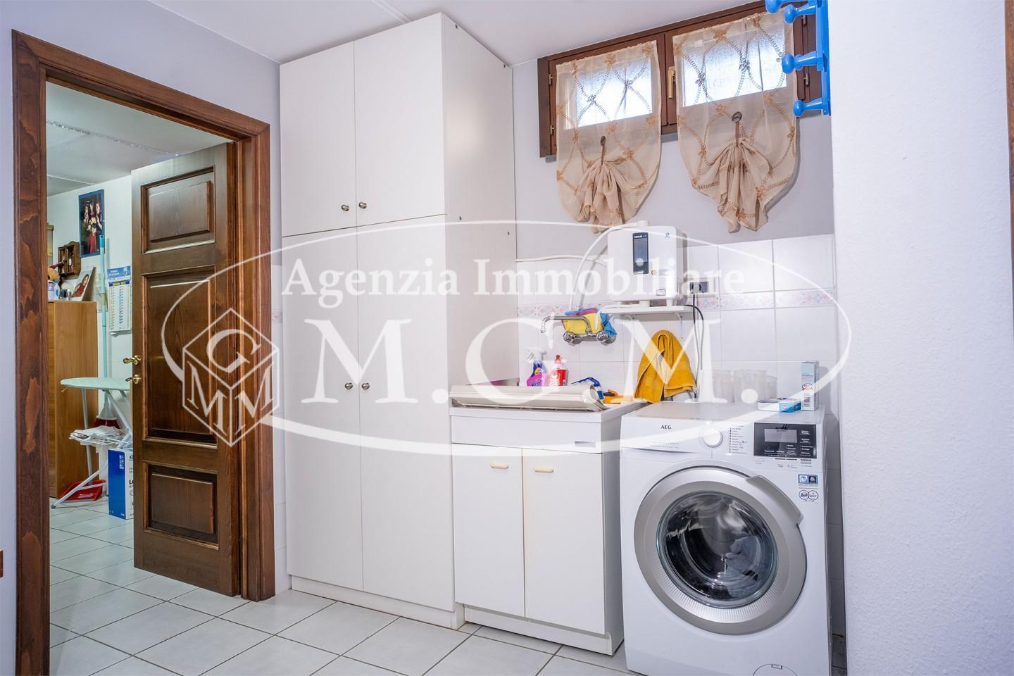 Immagine 46 di Villetta a schiera in vendita  a Santa Maria A Monte