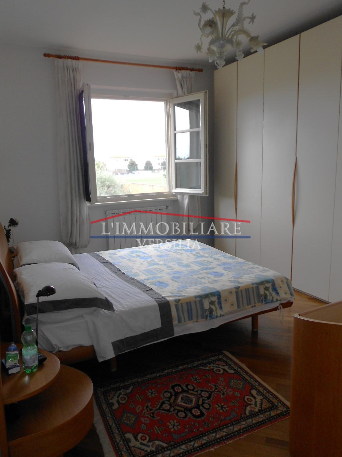 Immagine 28 di Villa in vendita  a Seravezza