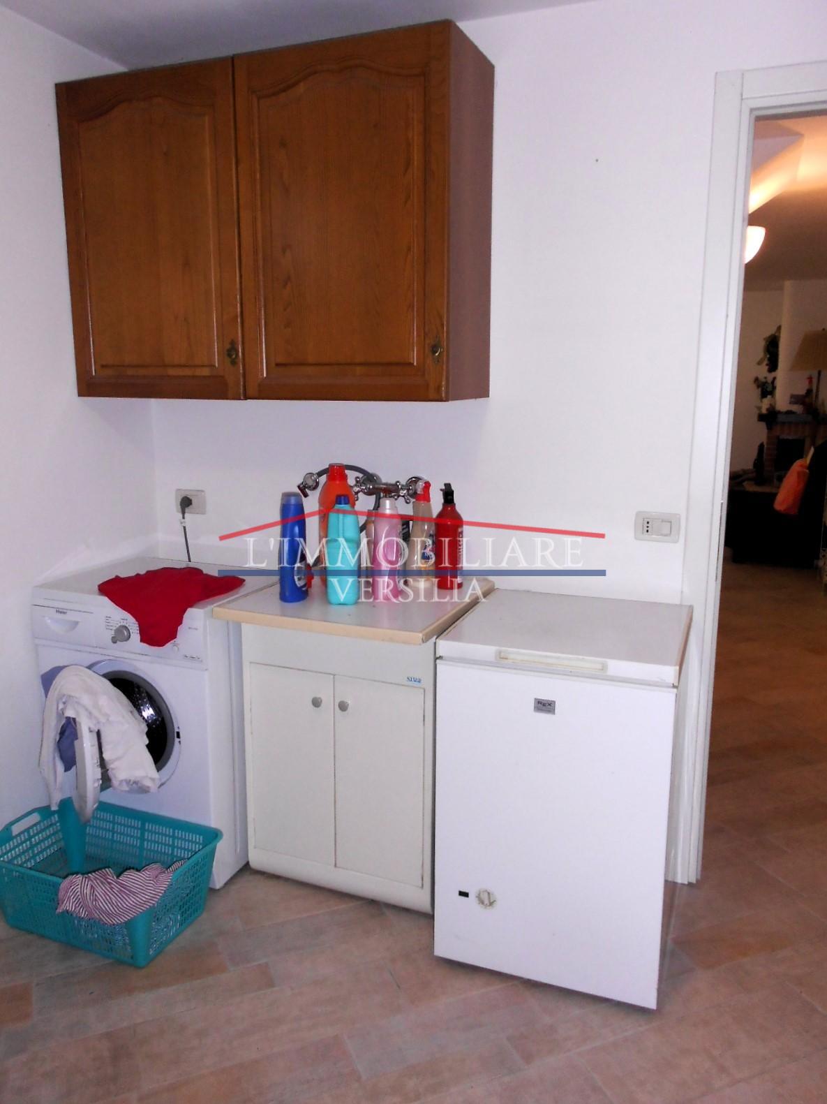 Immagine 47 di Villa in vendita  a Seravezza