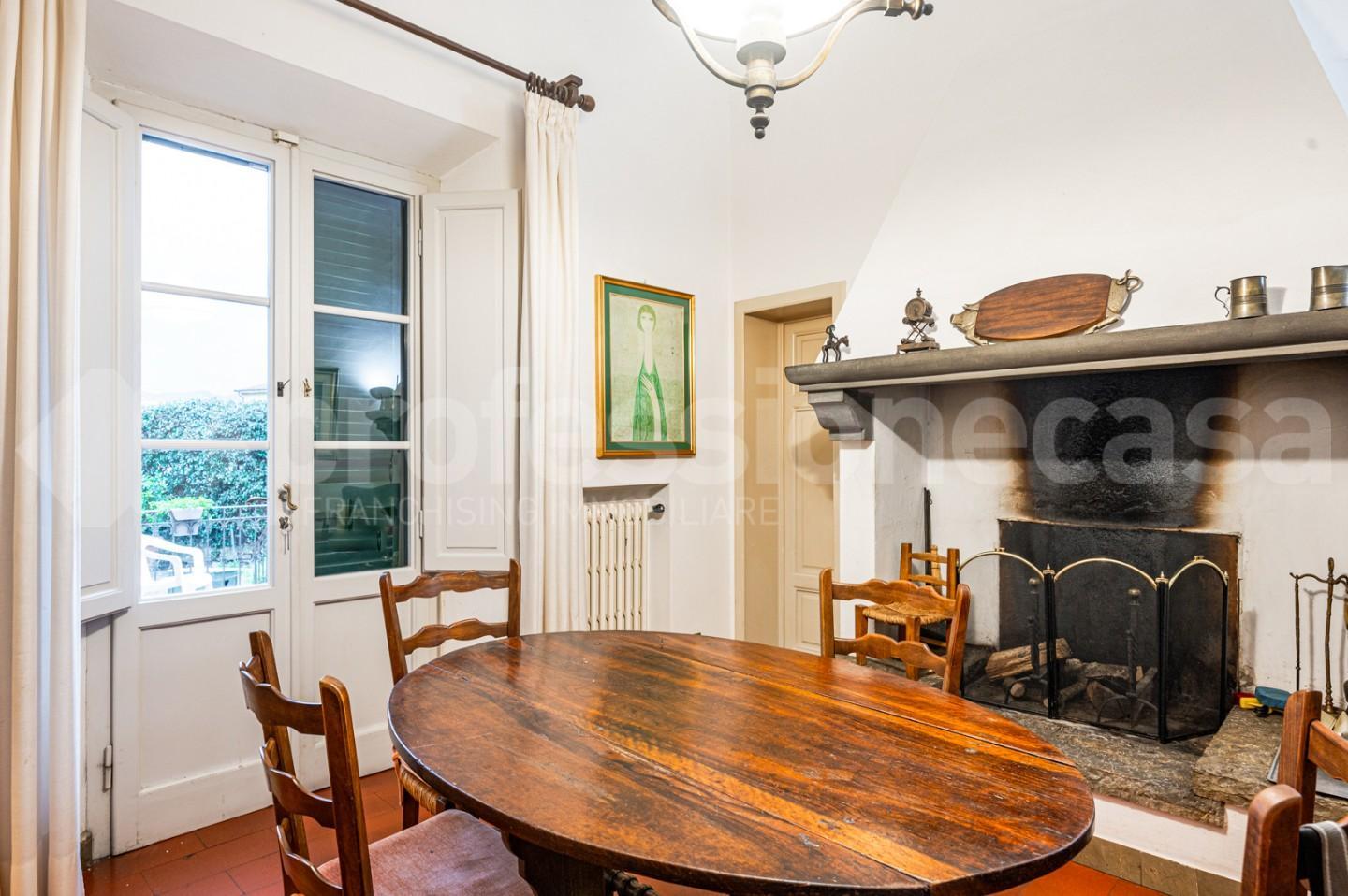 Immagine 25 di Villa in vendita  a Pisa