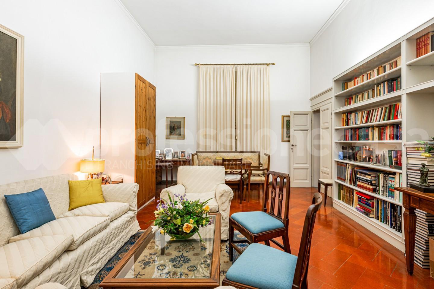 Immagine 28 di Villa in vendita  a Pisa