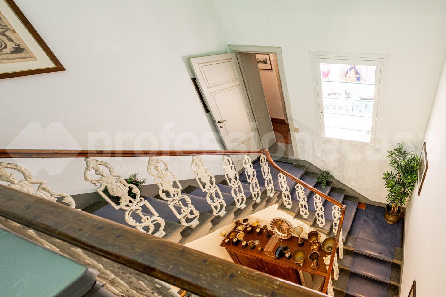 Immagine 24 di Villa in vendita  a Pisa