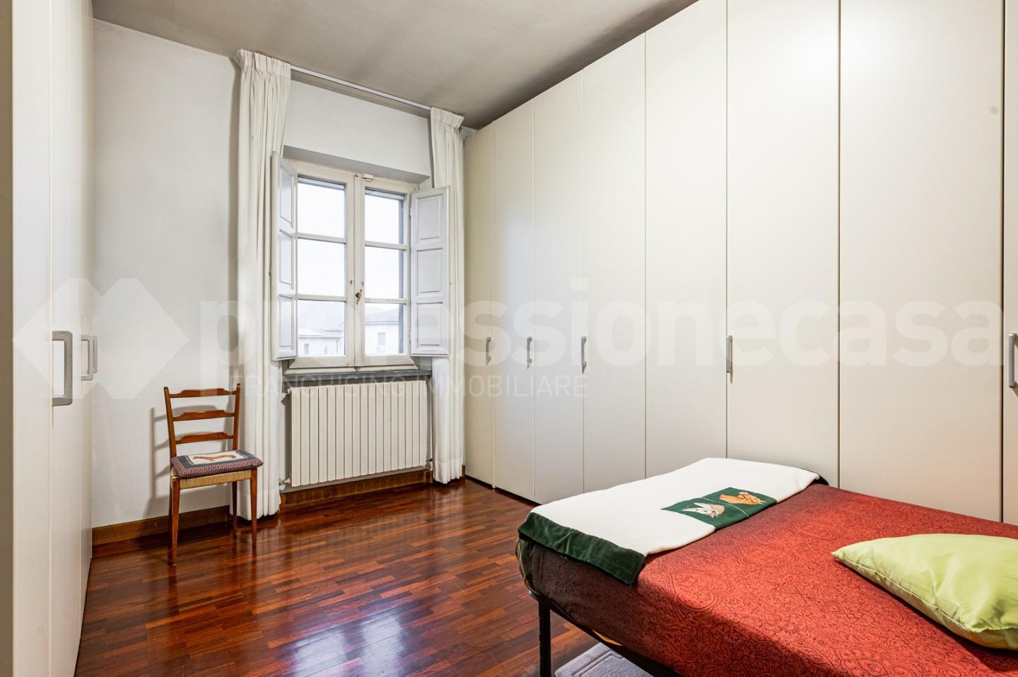 Immagine 17 di Villa in vendita  a Pisa