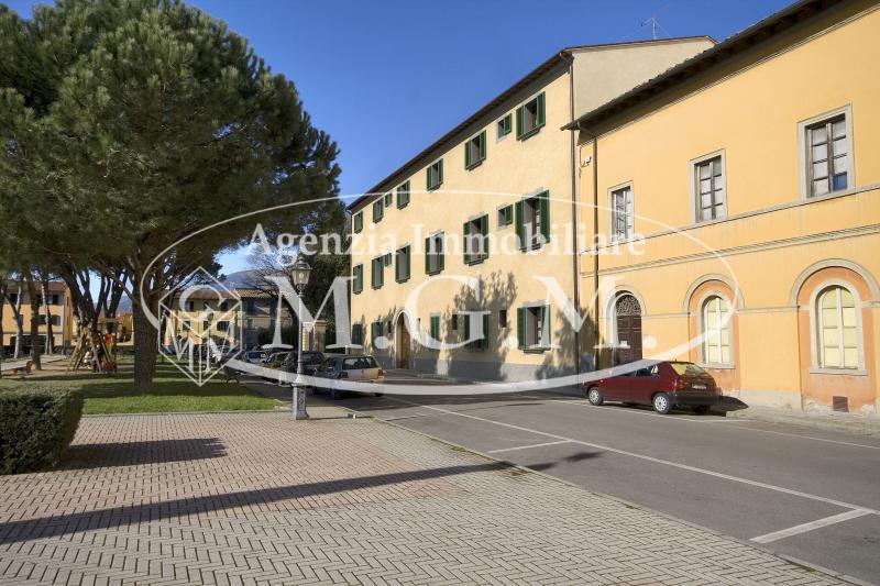 Immagine 12 di Ufficio in vendita  a Bientina