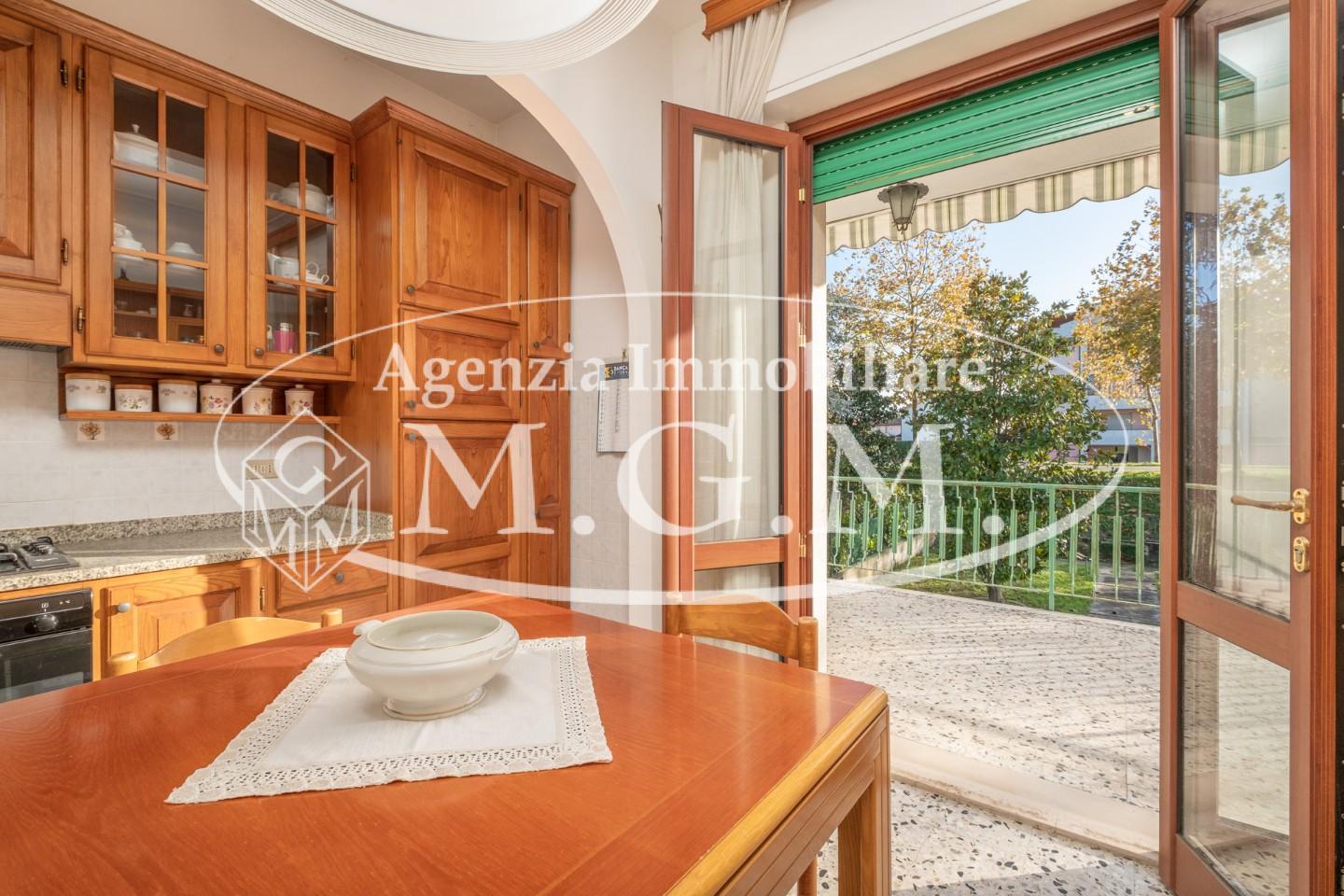 Immagine 21 di Casa indipendente in vendita  a Calcinaia