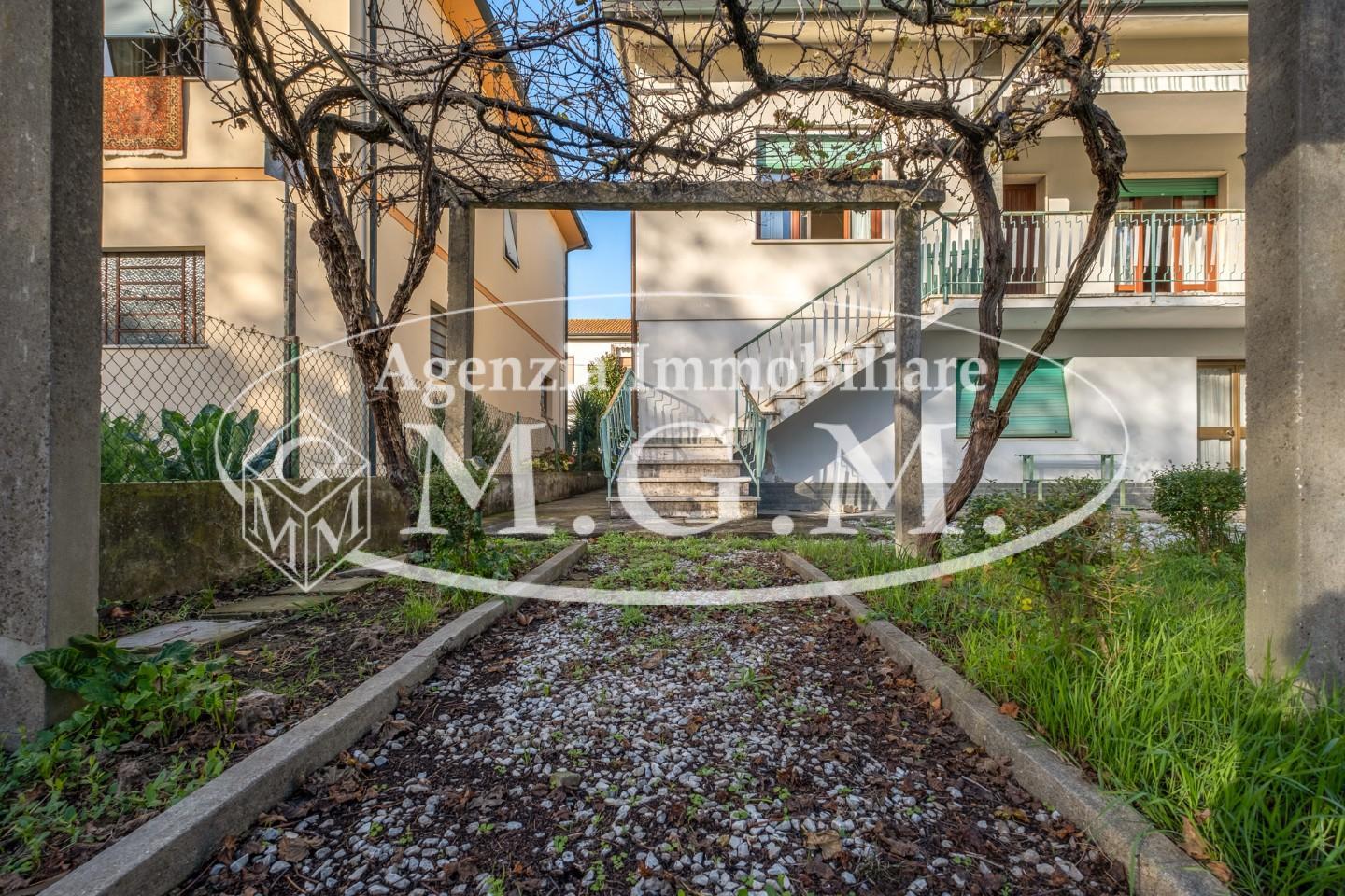 Immagine 8 di Casa indipendente in vendita  a Calcinaia