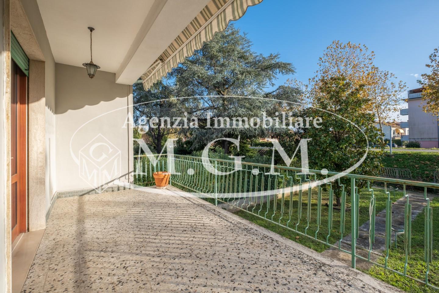 Immagine 13 di Casa indipendente in vendita  a Calcinaia