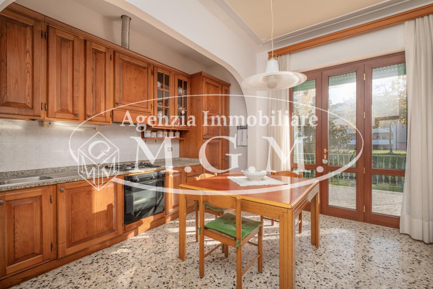 Immagine 17 di Casa indipendente in vendita  a Calcinaia