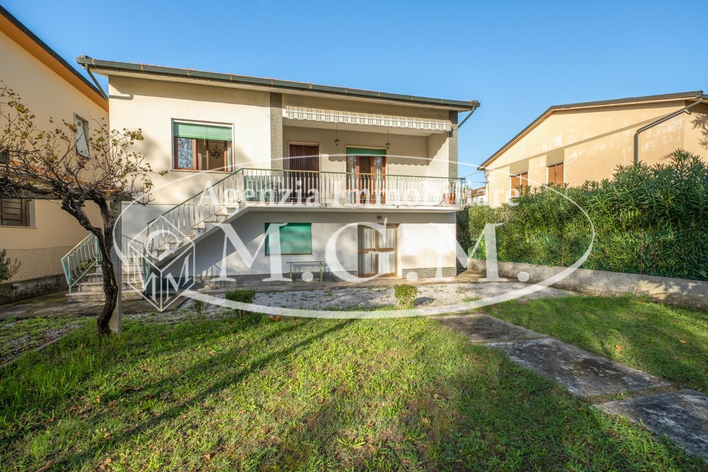 Immagine 3 di Casa indipendente in vendita  a Calcinaia