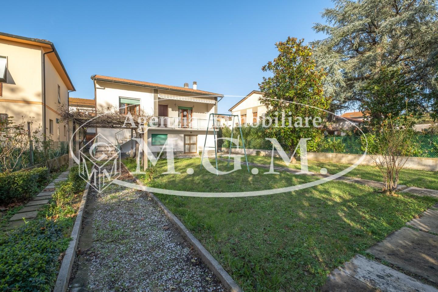 Immagine 2 di Casa indipendente in vendita  a Calcinaia