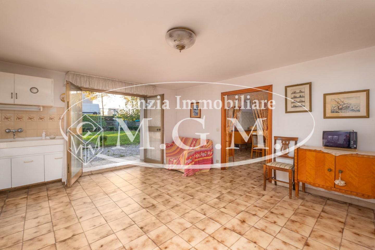 Immagine 36 di Casa indipendente in vendita  a Calcinaia