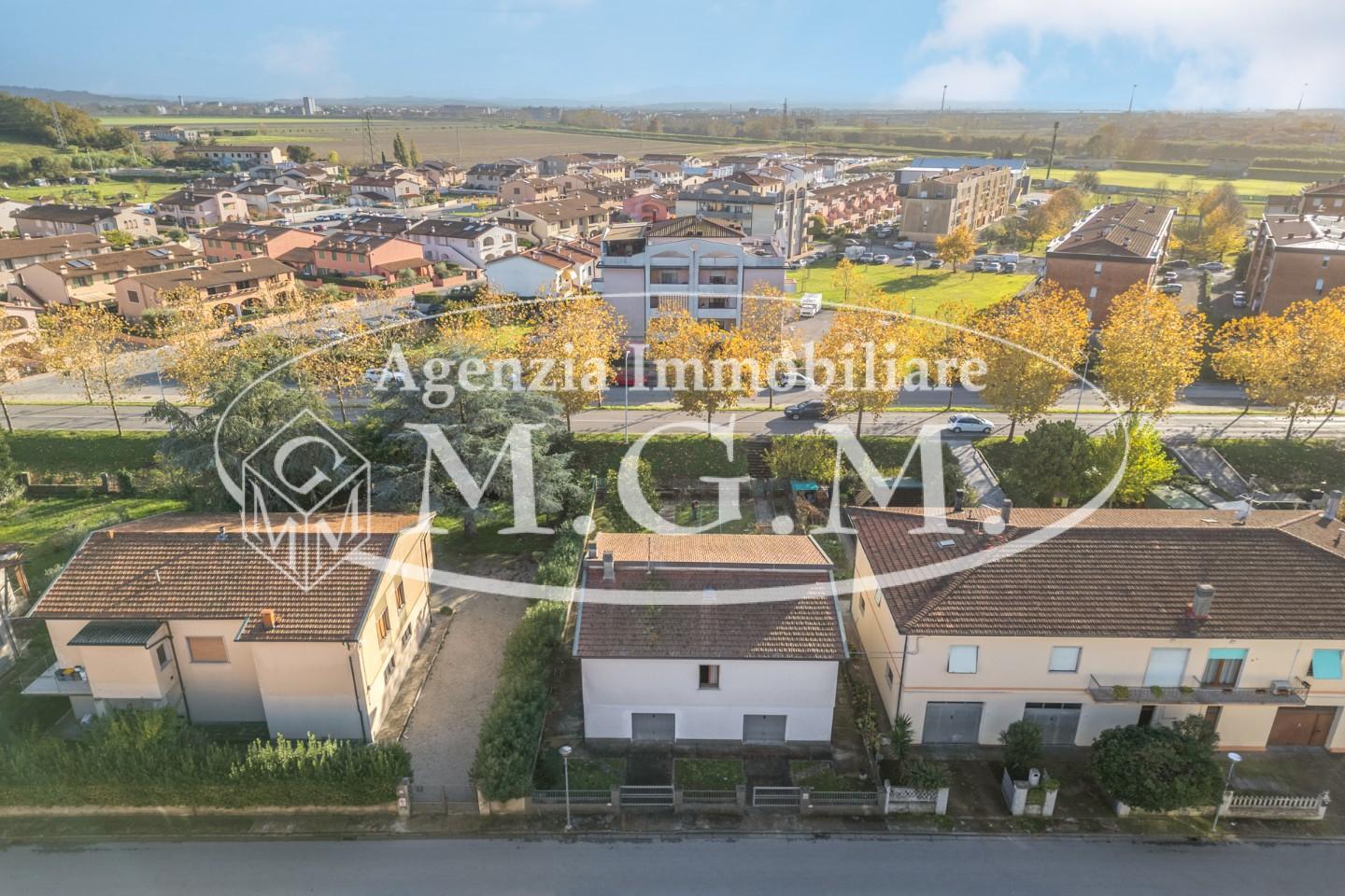 Immagine 48 di Casa indipendente in vendita  a Calcinaia