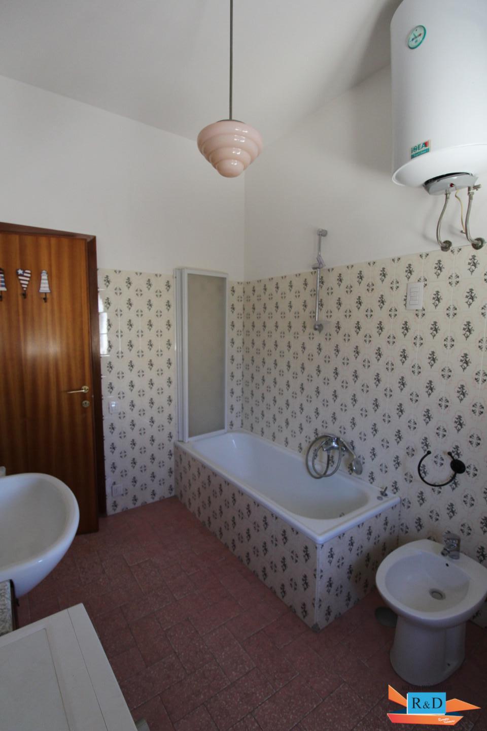 Immagine 10 di Appartamento in vendita  a Colle Di Val D'elsa