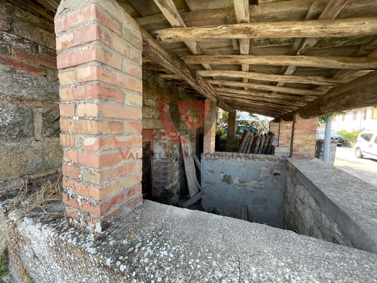 Immagine 40 di Villa in vendita  a Castellina In Chianti