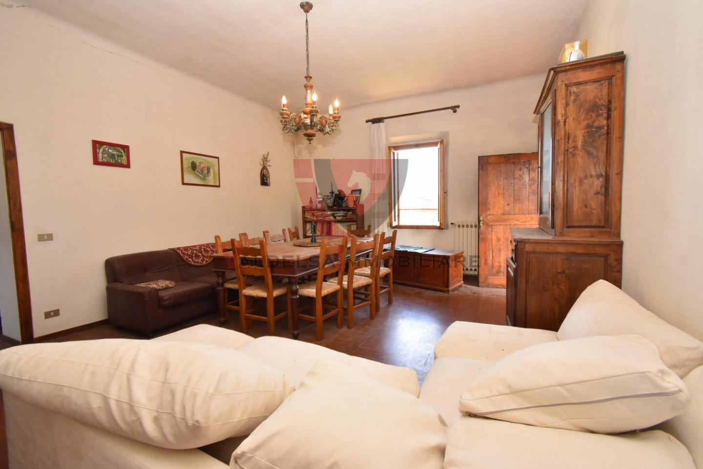 Immagine 35 di Villa in vendita  a Castellina In Chianti