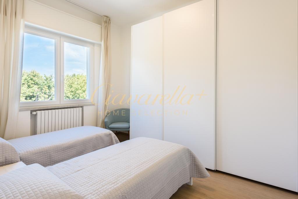 Immagine 8 di Appartamento in affitto  a Forte Dei Marmi