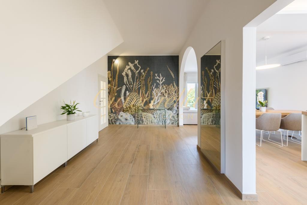 Immagine 1 di Appartamento in affitto  a Forte Dei Marmi