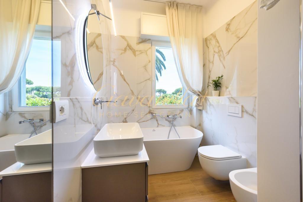 Immagine 22 di Appartamento in affitto  a Forte Dei Marmi