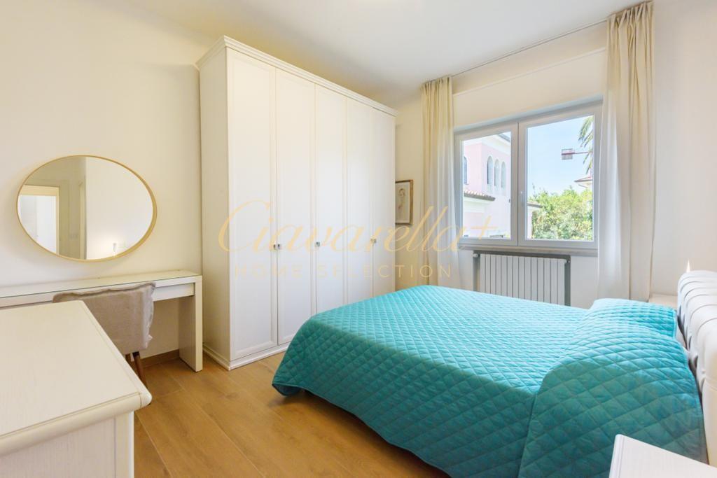 Immagine 20 di Appartamento in affitto  a Forte Dei Marmi