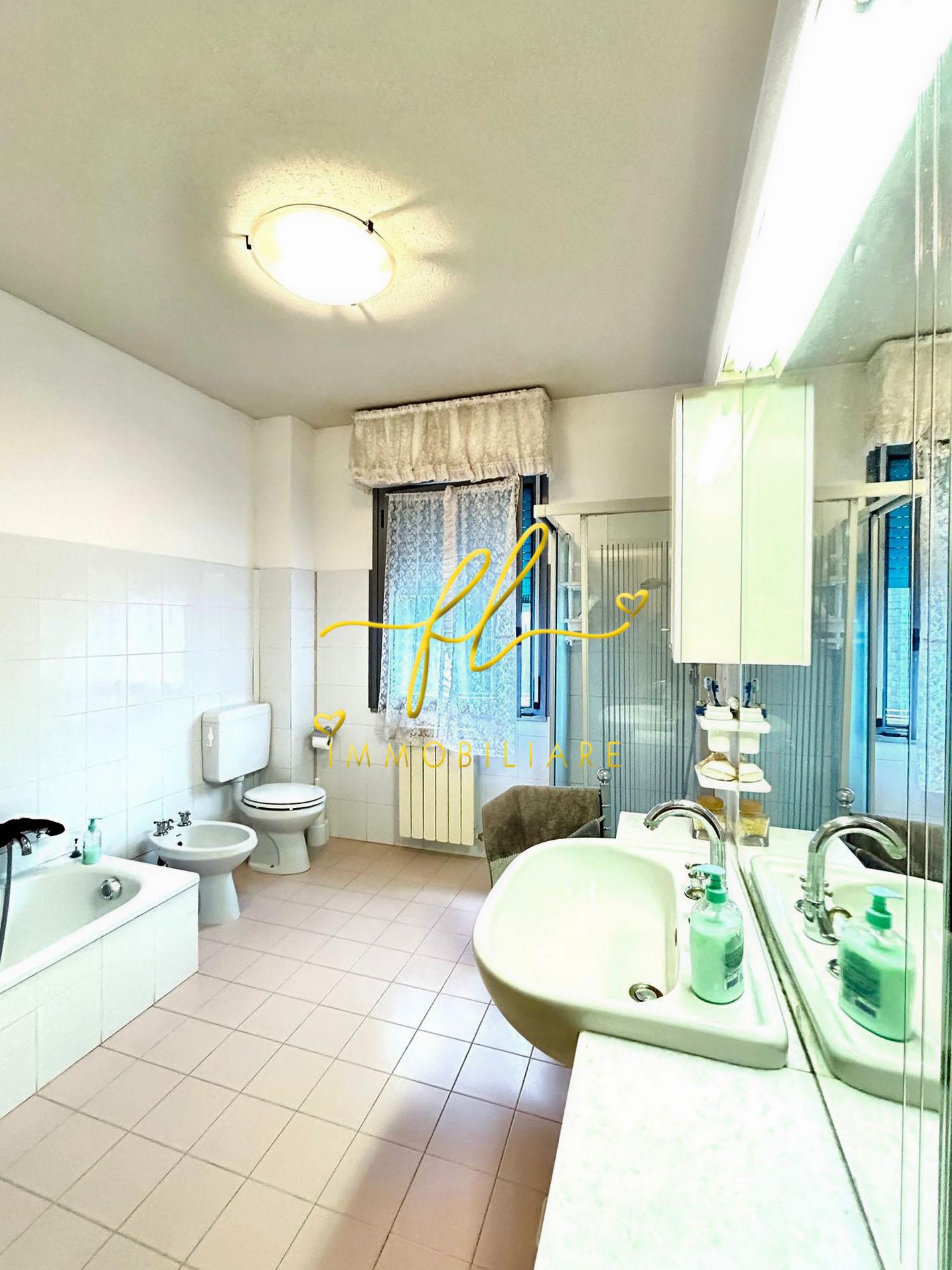 Immagine 16 di Appartamento in vendita  a Portoferraio