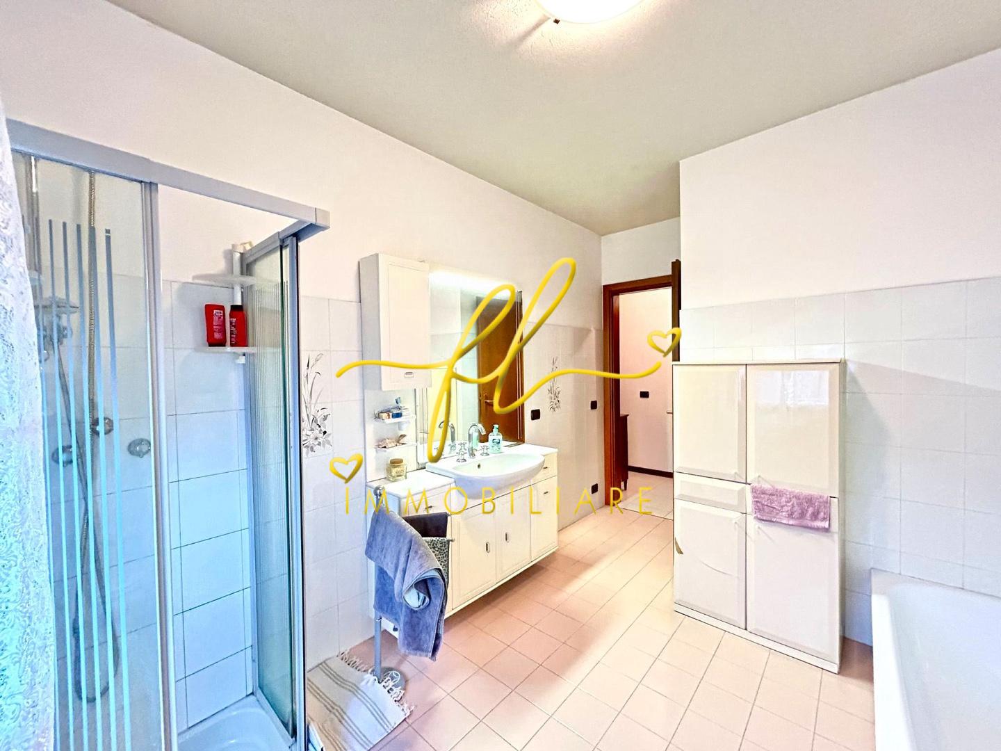 Immagine 15 di Appartamento in vendita  a Portoferraio