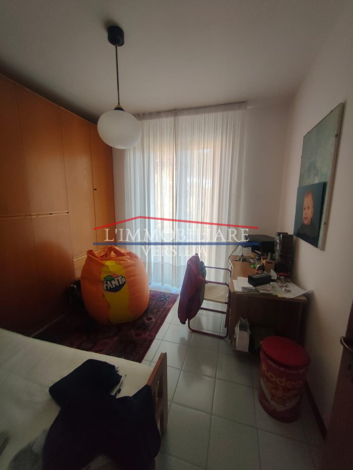 Immagine 4 di Appartamento in vendita  a Massa