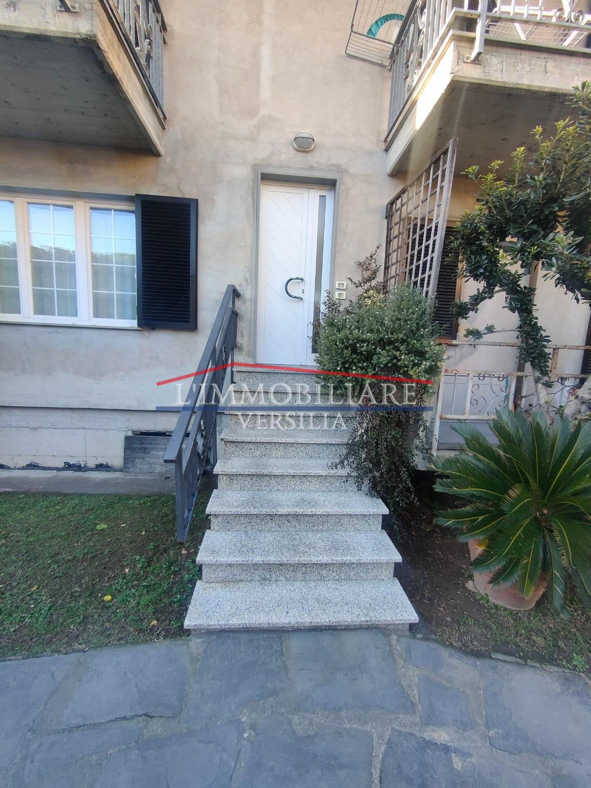 Immagine 19 di Appartamento in vendita  a Massa