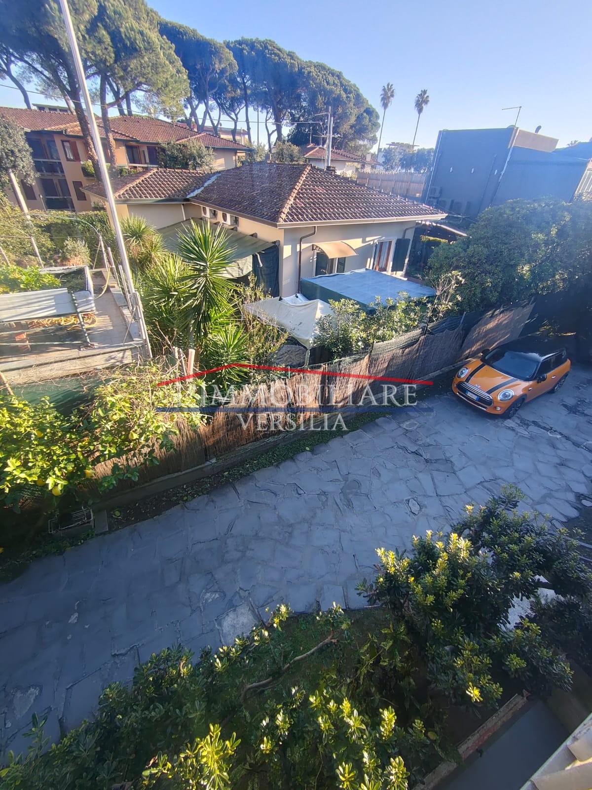 Immagine 12 di Appartamento in vendita  a Massa