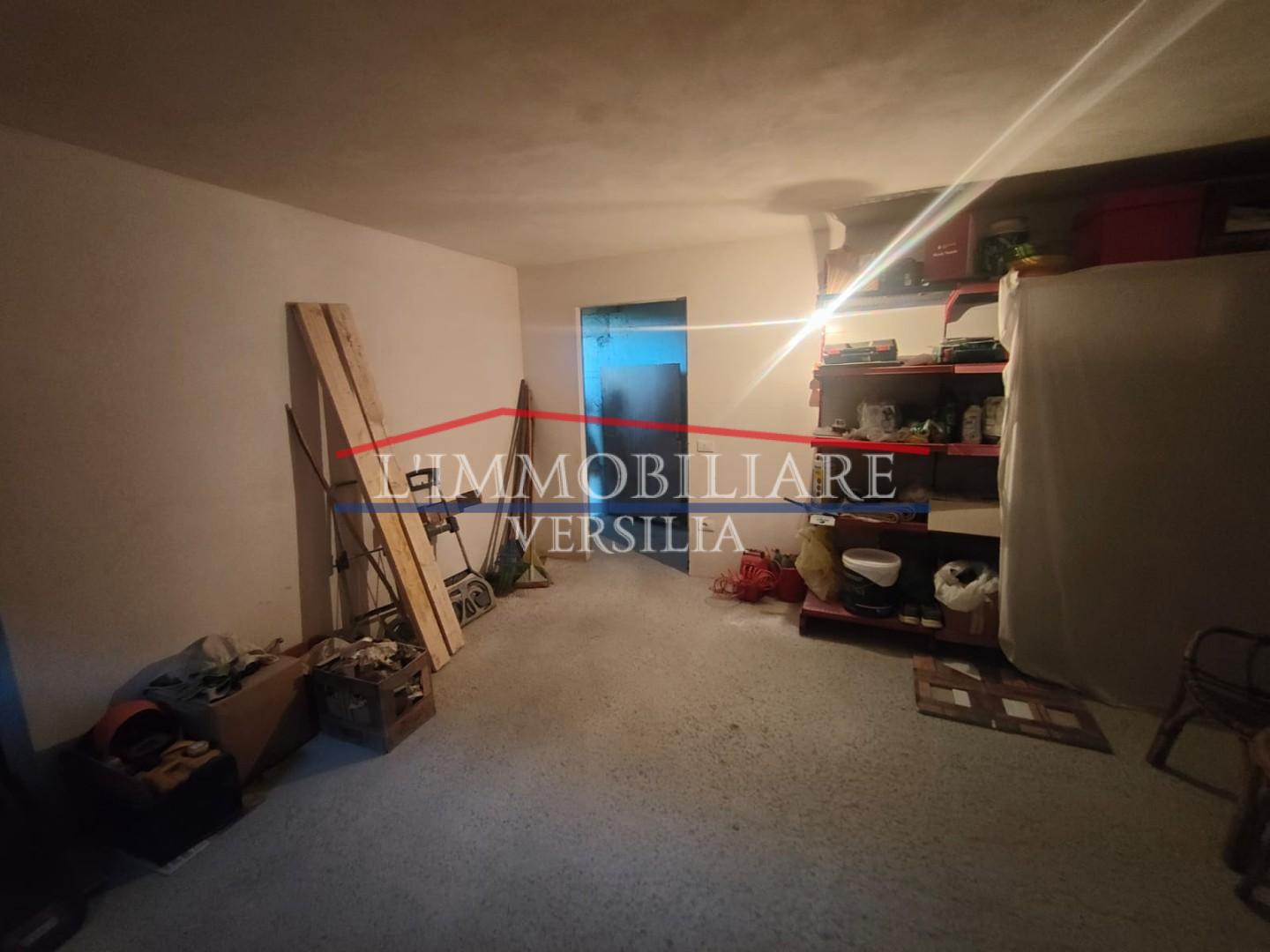 Immagine 40 di Appartamento in vendita  a Massa