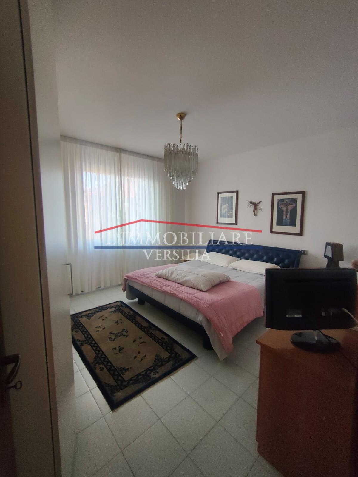 Immagine 21 di Appartamento in vendita  a Massa