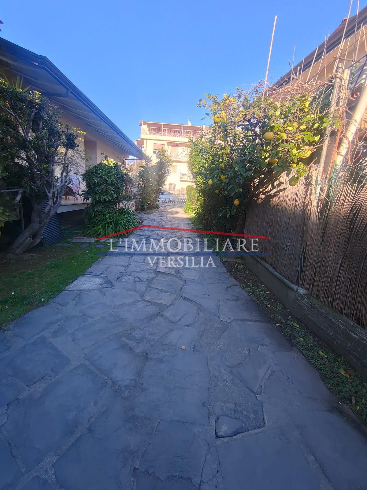 Immagine 27 di Appartamento in vendita  a Massa