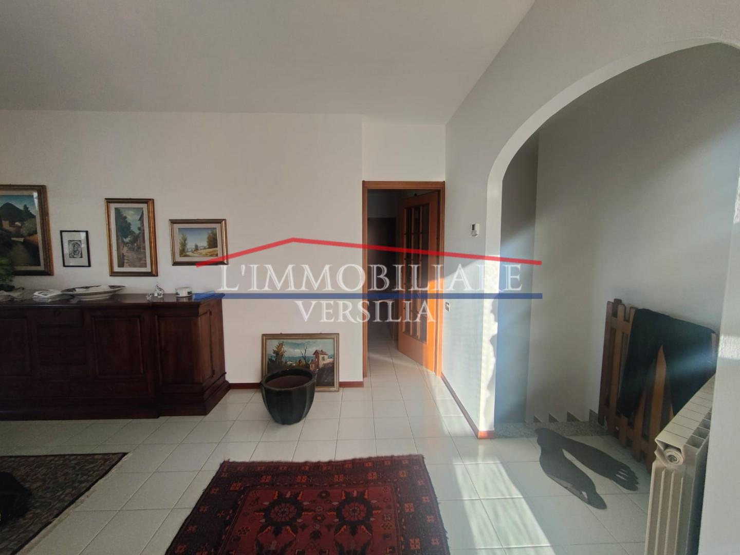 Immagine 5 di Appartamento in vendita  a Massa