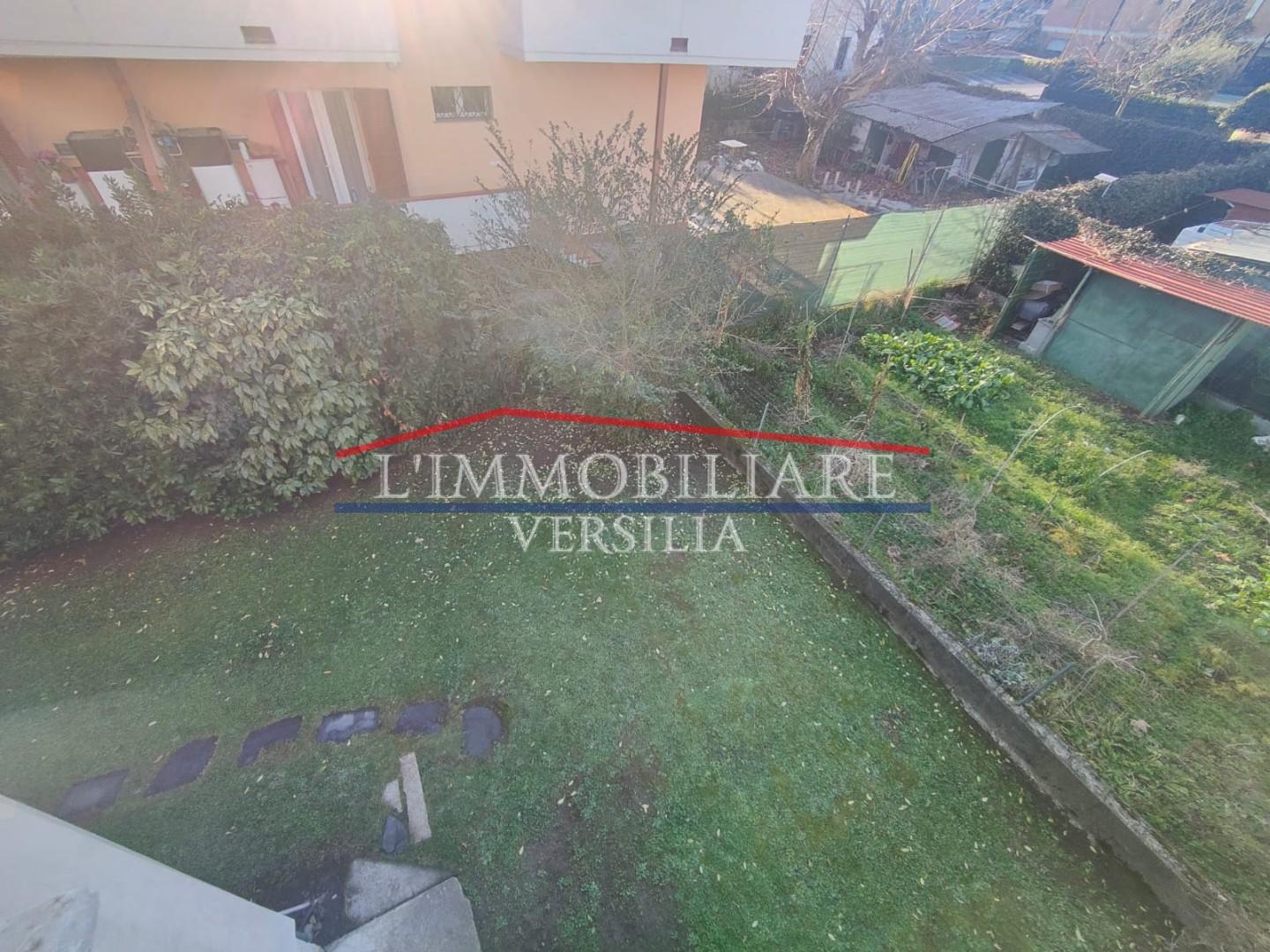 Immagine 38 di Appartamento in vendita  a Massa