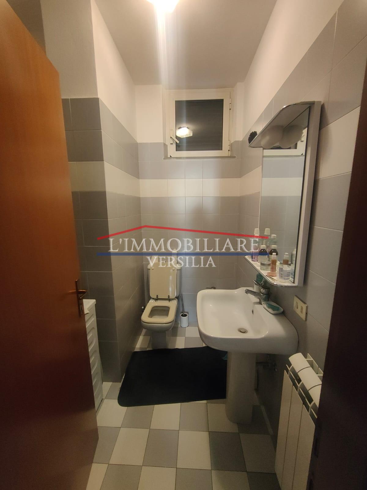 Immagine 26 di Appartamento in vendita  a Massa