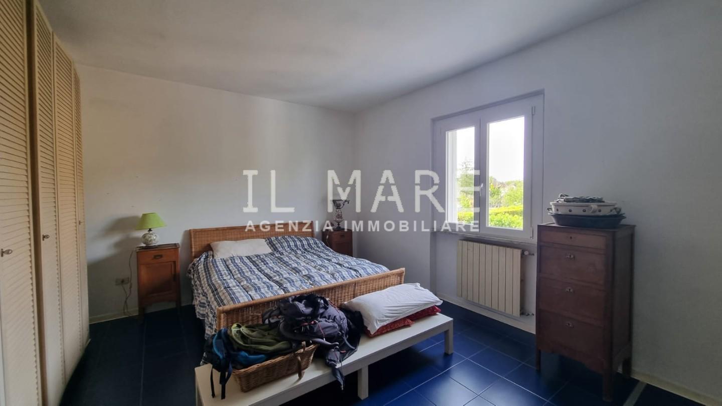 Immagine 9 di Casa bifamiliare in vendita  a Massa