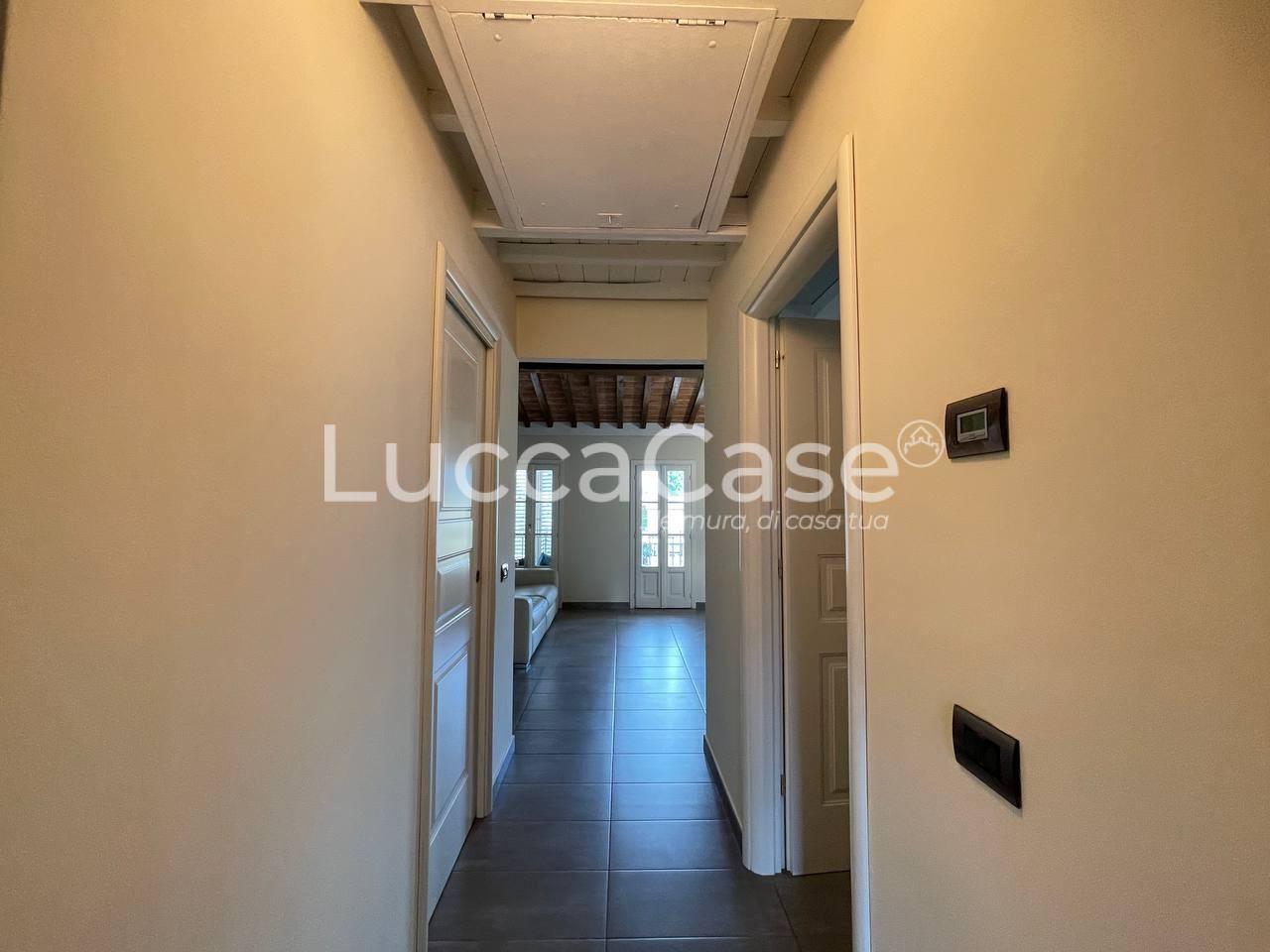 Immagine 19 di Appartamento in vendita  a Capannori