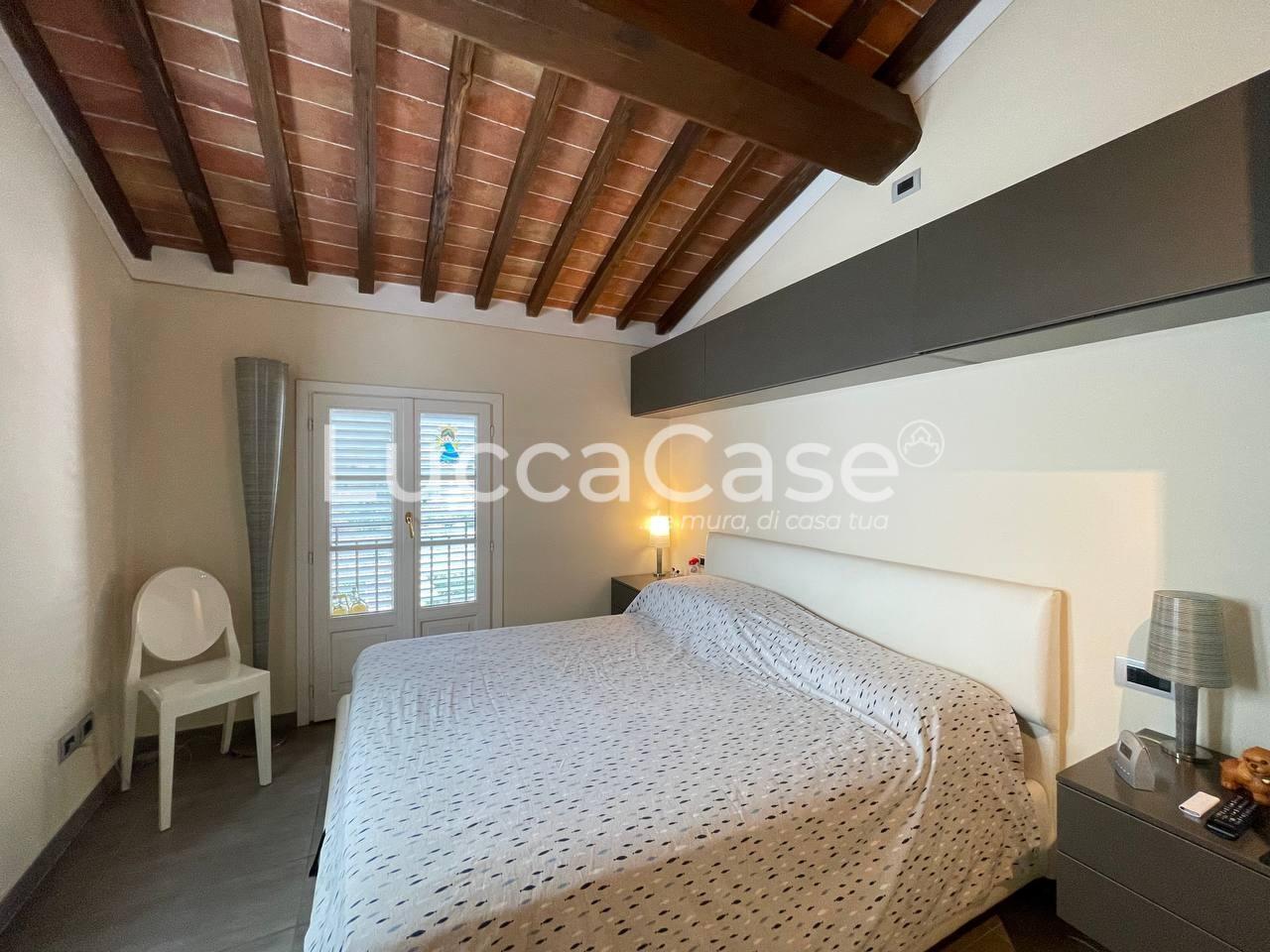 Immagine 14 di Appartamento in vendita  a Capannori