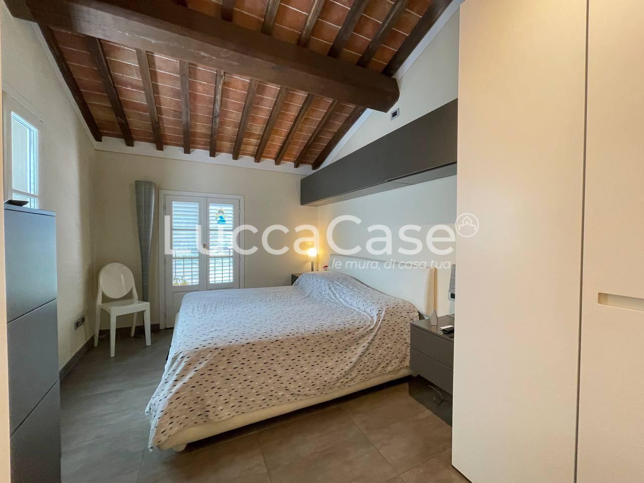 Immagine 10 di Appartamento in vendita  a Capannori