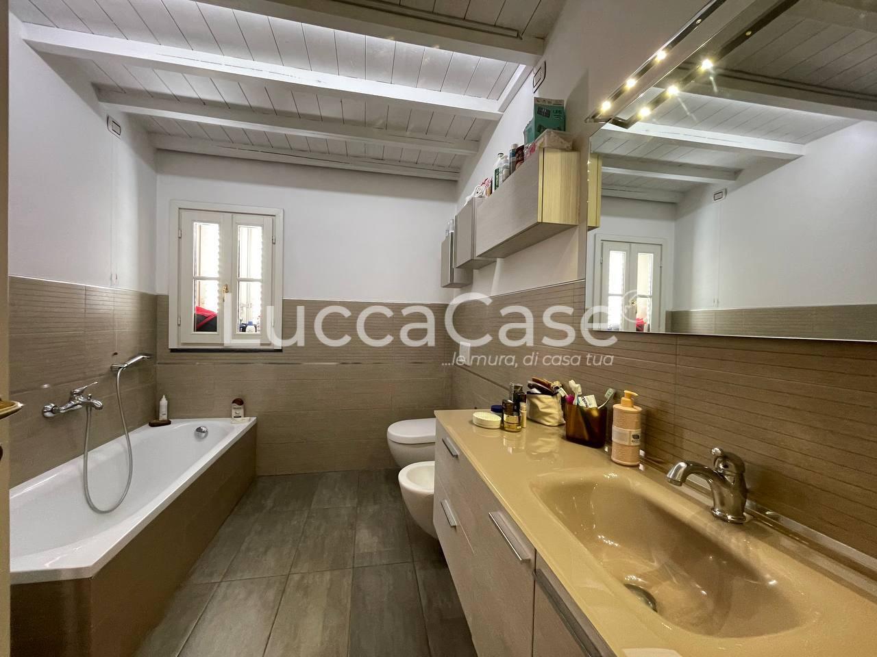 Immagine 8 di Appartamento in vendita  a Capannori