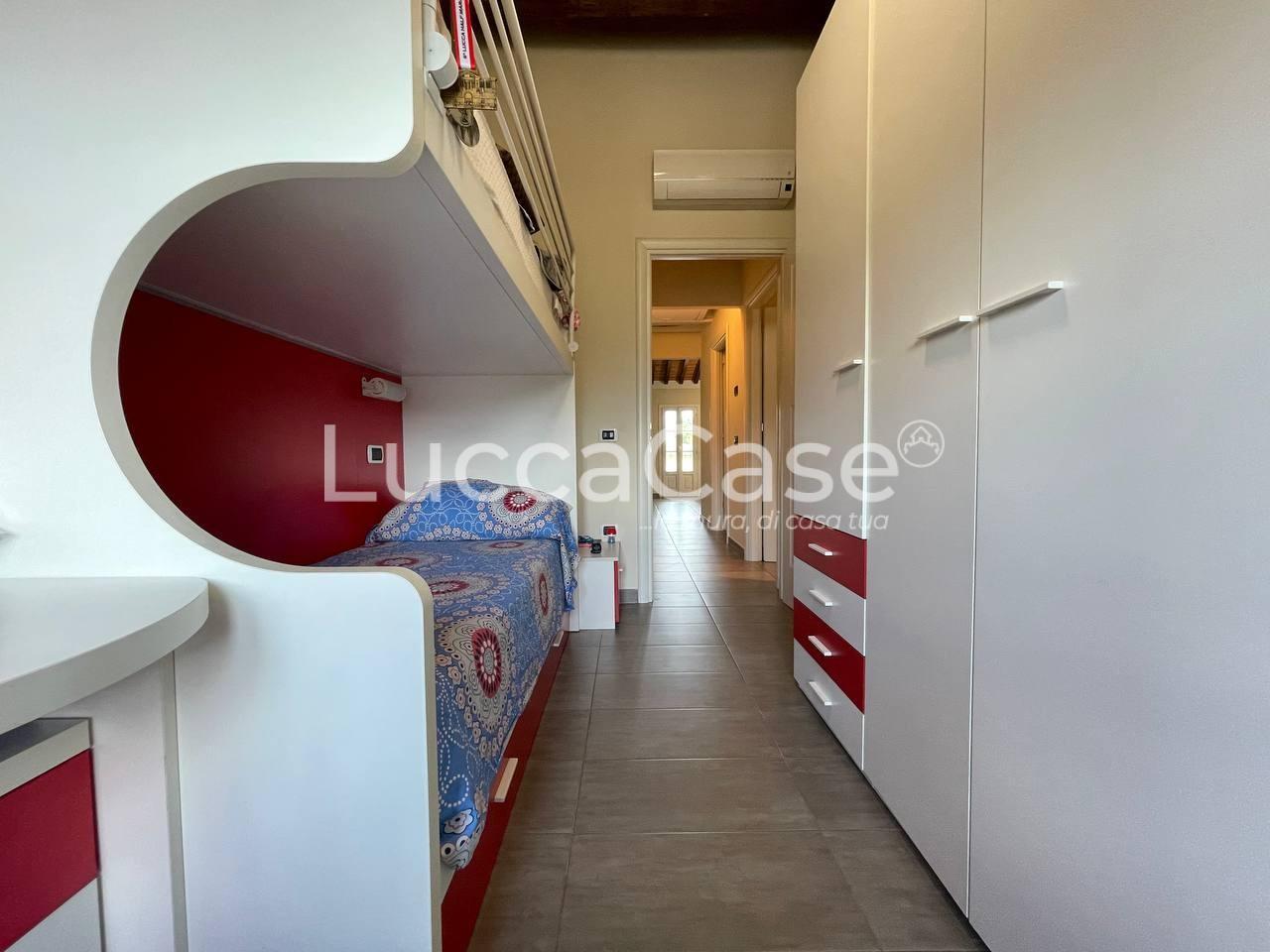 Immagine 21 di Appartamento in vendita  a Capannori