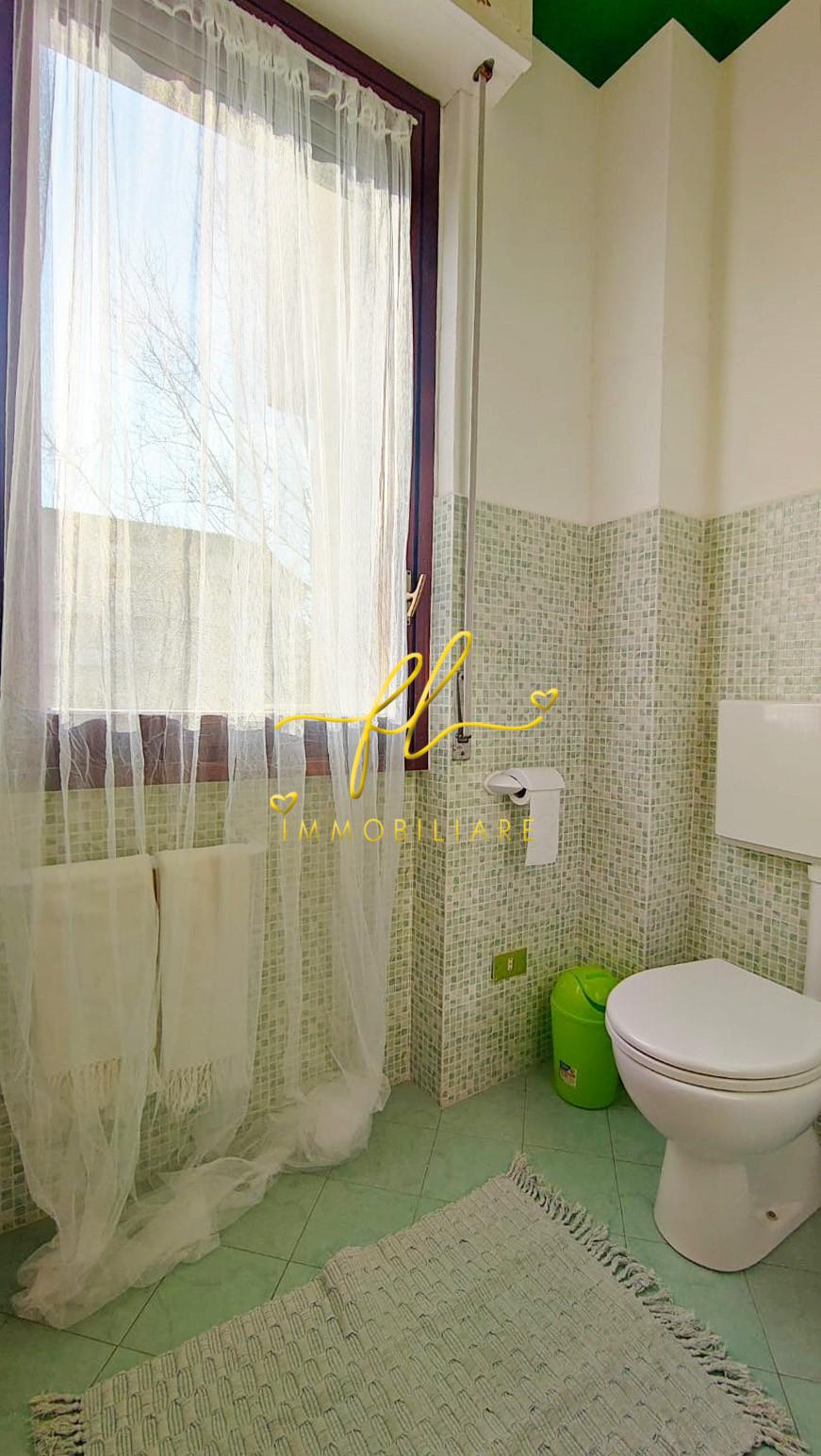 Immagine 13 di Appartamento in vendita  a Rosignano Marittimo