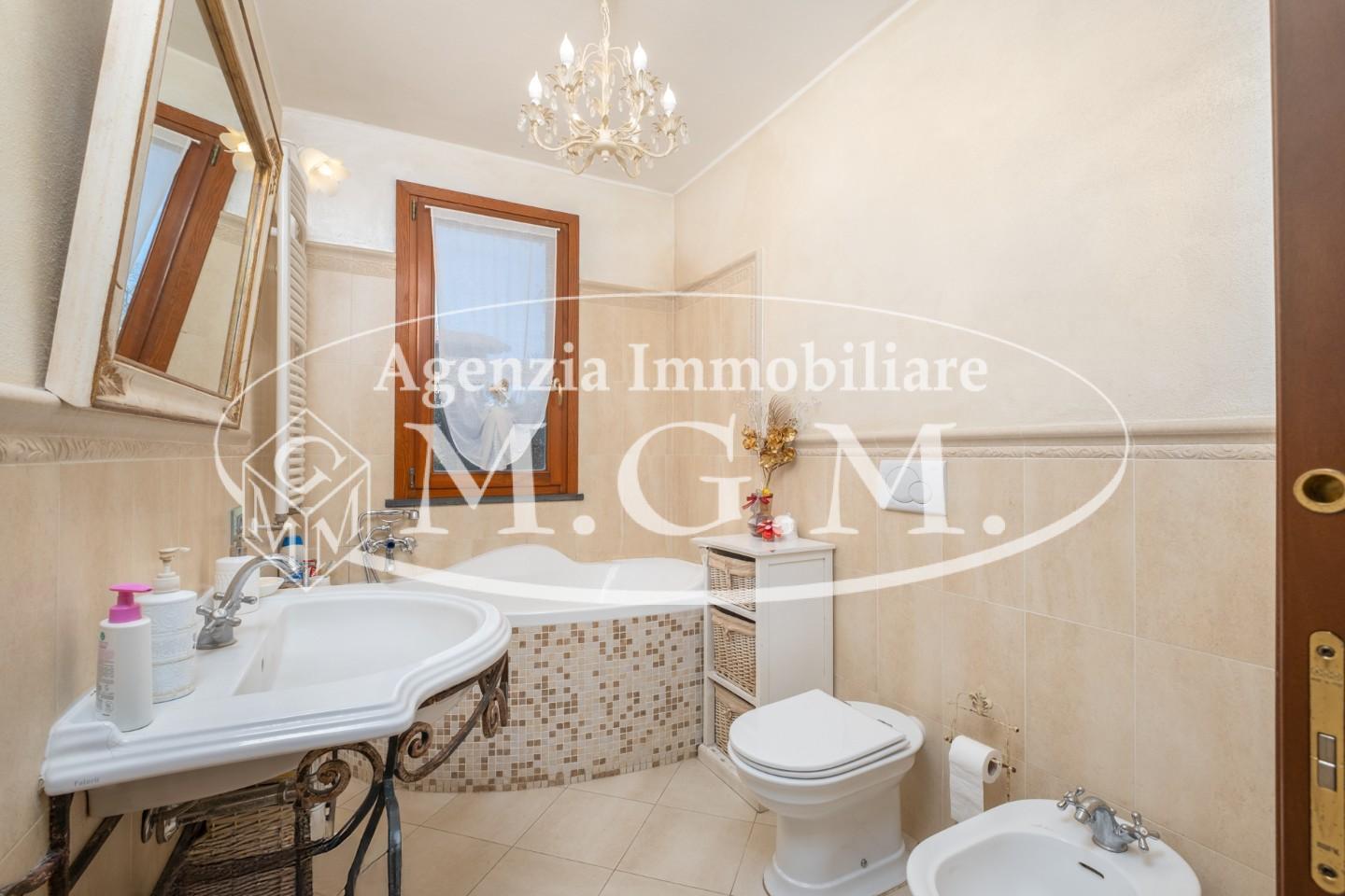 Immagine 33 di Appartamento in vendita  a Bientina