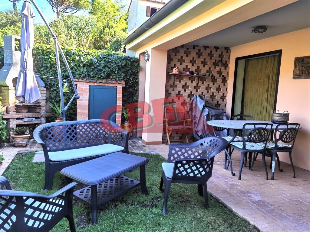 Immagine 1 di Terratetto in vendita  a Livorno