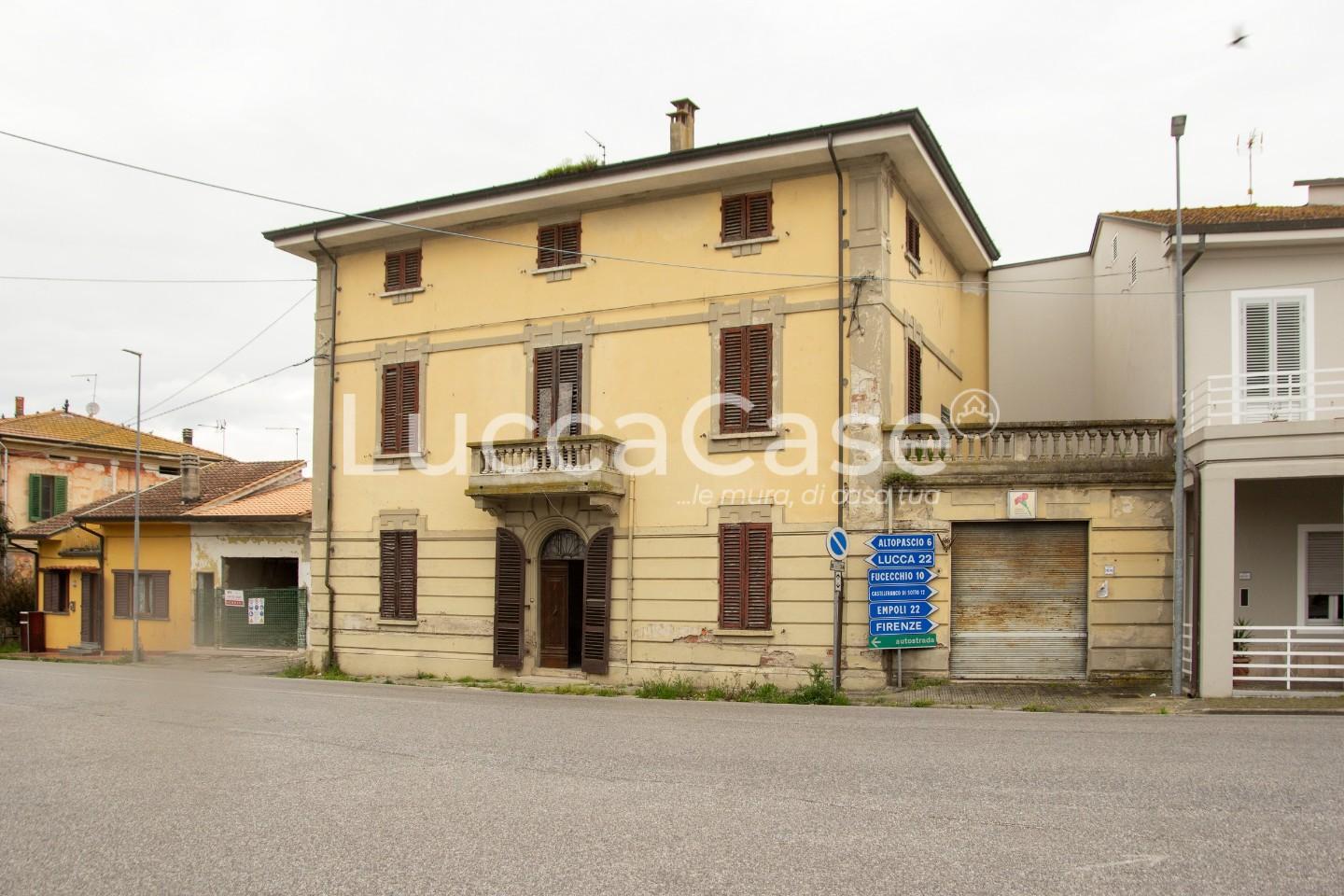 Immagine 2 di Villetta a schiera in vendita  a Fucecchio