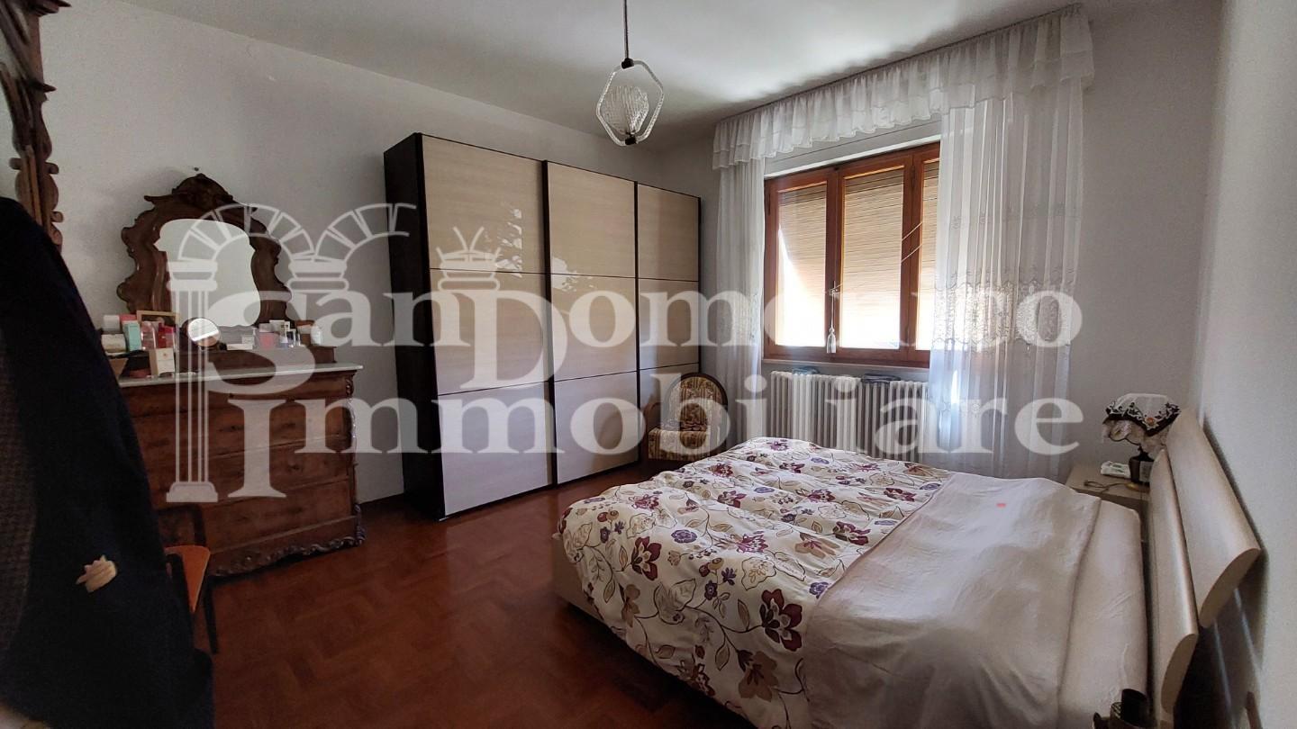 Immagine 2 di Villa in vendita  a Cascina