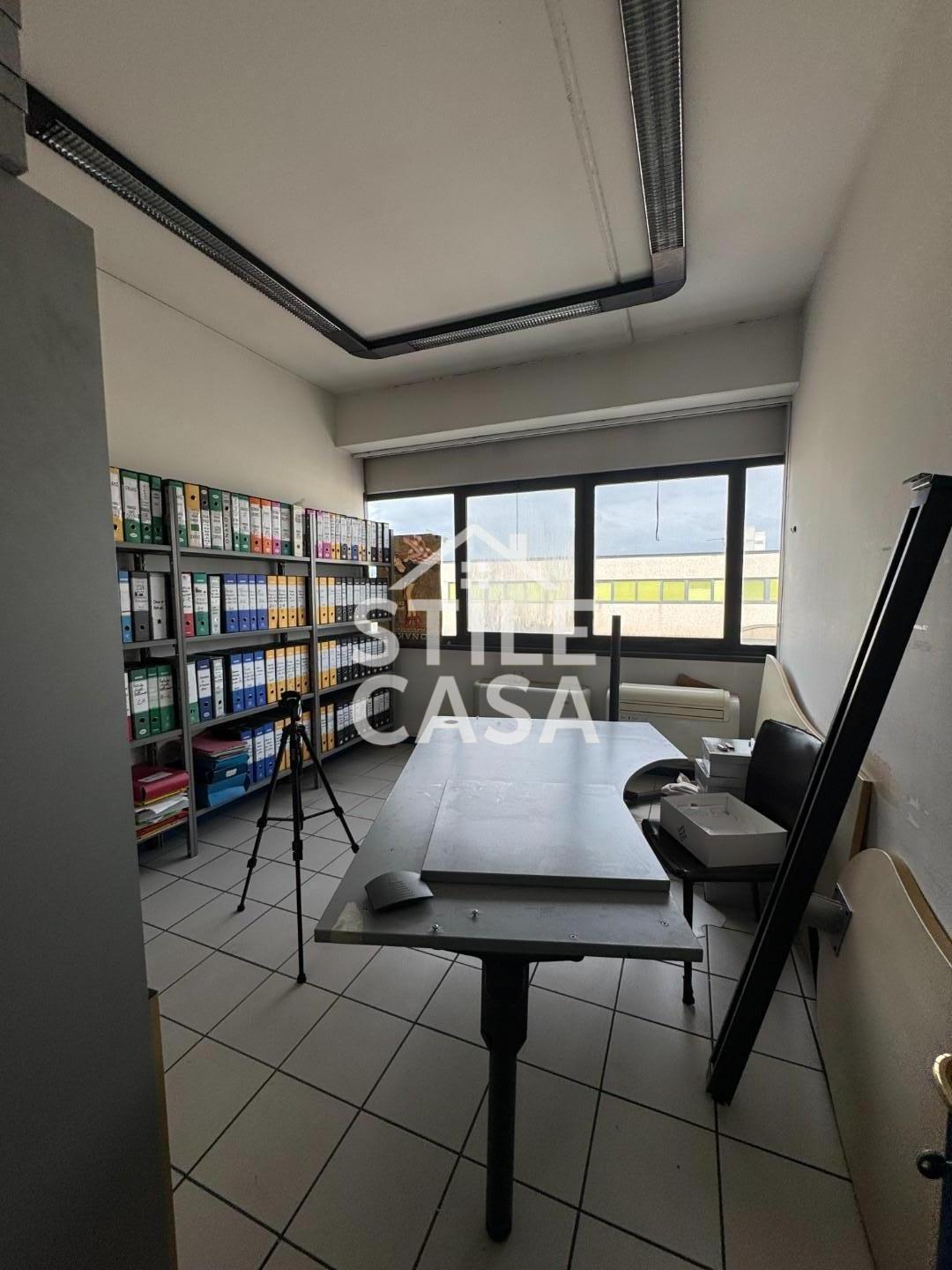 Immagine 17 di Capannone industriale in vendita  a Altopascio