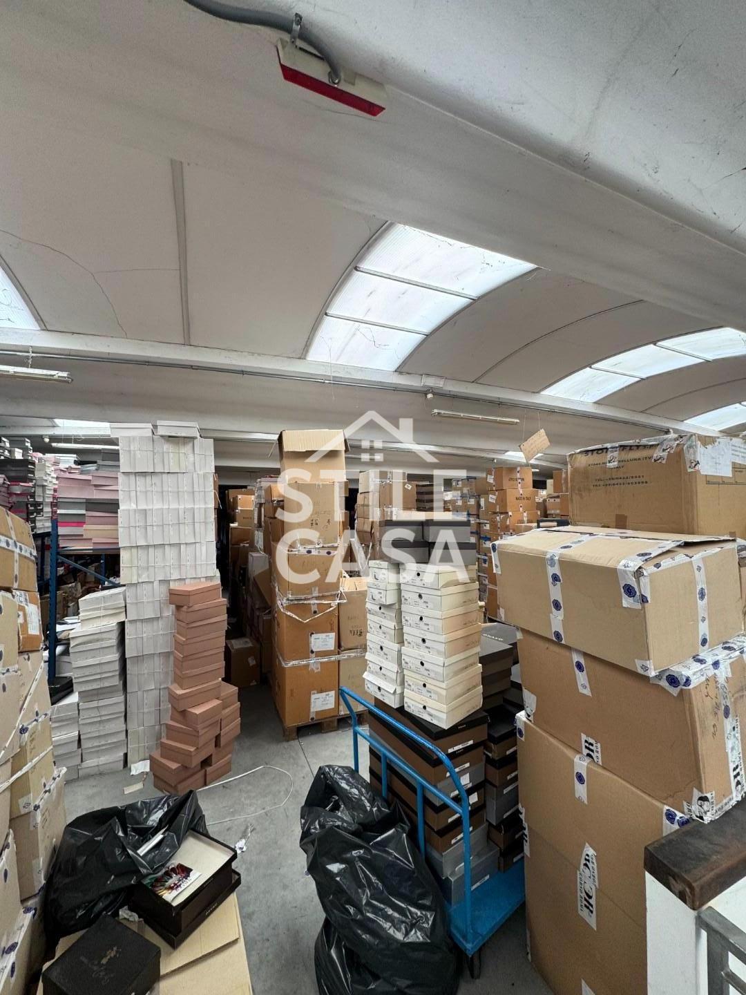 Immagine 8 di Capannone industriale in vendita  a Altopascio